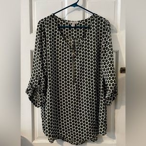 Dress Barn dotted circle print zipper top - size 1X